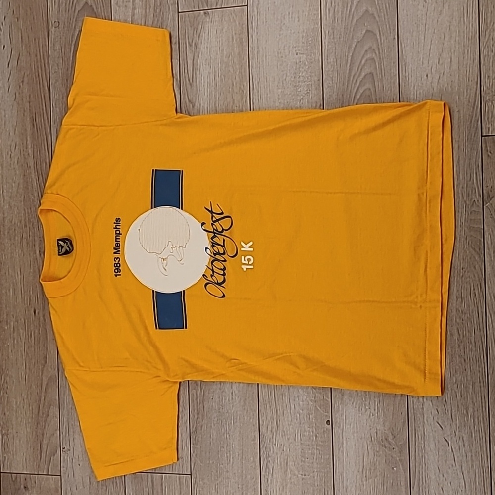 OKTOBERFEST 15K Memphis Running NIKE Graphic Gold Sz M Mens T Shirt VTG 80s‎